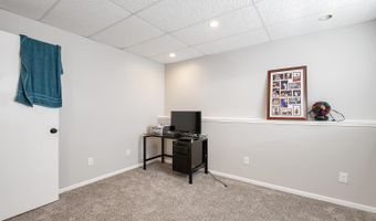 5240 E Ashton Ct, Bel Aire, KS 67220