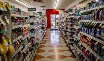 124 W Washington Ave, Ava, MO 65608
