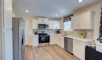 4 Virginia Commons Dr, Arden, NC 28704