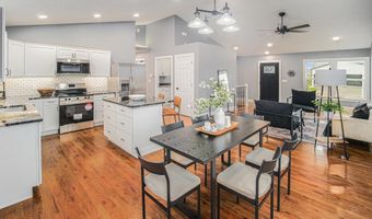5910 SW 9th St, Lincoln, NE 68523