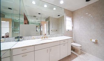 140 Dogwood Rd, Albertson, NY 11576