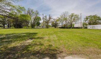 313 N Walnut St, Augusta, KS 67010