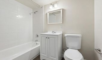 19 Sunset Rd W, Albertson, NY 11507