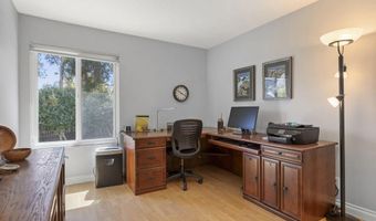 2142 Klamath Dr, Camarillo, CA 93010
