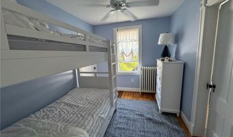 11 Ann St, Newport, RI 02840