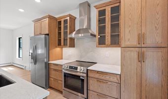 41 Champ Ln, Bolton, VT 05676