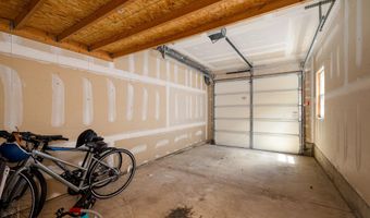 2906 N Knightsbridge Cir, Ann Arbor, MI 48105