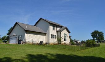 106 Flower Dr, Albion, IL 62806
