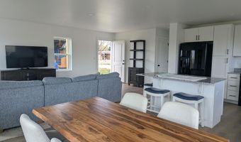 8 Punkin Center Rd, Bellevue, ID 83313