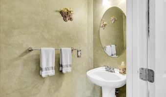 402 DERRYTOWN Dr, Bear, DE 19701