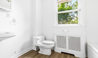 2008 PARKVIEW Ave, Abington, PA 19001