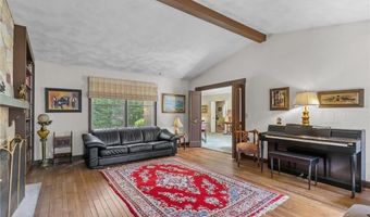 300 Country View Dr, Warwick, RI 02886