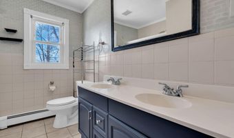 916 Beachwood Blvd, Beachwood, NJ 08722