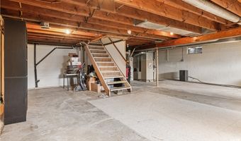 983 Roseland Rd, Alliance, OH 44601