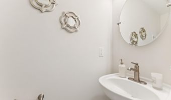6731 DOROTHY GILES Ct, Alexandria, VA 22315