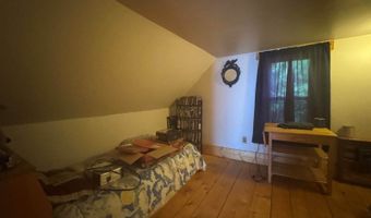 121 Main Rd, Abbot, ME 04406