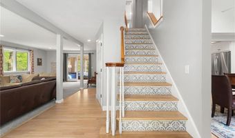 4720 S County Trl, Charlestown, RI 02813