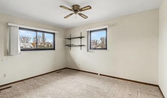142 Channelsyde Dr, Algonac, MI 48001