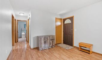 908 38th Ave, Anoka, MN 55303