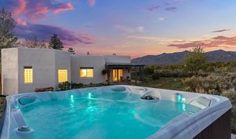 206 Hondo Seco Rd, Arroyo Seco, NM 87514