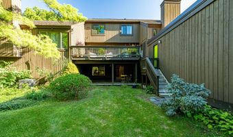 12 Haverhill Ct, Ann Arbor, MI 48105