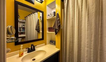 131 Pine Cir, Bennington, VT 05201