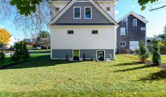 91 Houston Ave, Newport, RI 02840