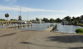 130 Bay Ave, Apalachicola, FL 32320