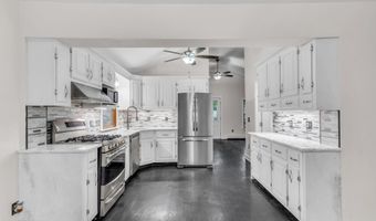 19 Center St, Barnegat, NJ 08005