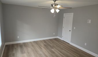 67 Paradise Dr, Brooklyn, CT 06234