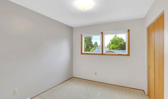 4948 SE HARVEY St, Milwaukie, OR 97222