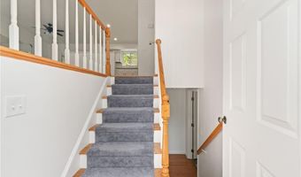 34 Winsor Ave, Johnston, RI 02919