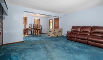 1 Rocky Crest Rd, Cumberland, RI 02864