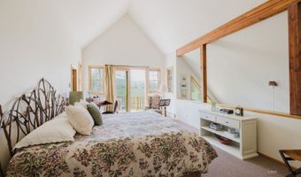 1225 Country Ln, Lamoille, NV 89828