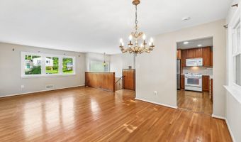 4712 SPRINGBROOK Dr, Annandale, VA 22003