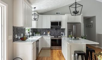 128 Old Quarry Rd, Glocester, RI 02857
