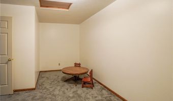 2641 Topflite Dr, Akron, OH 44312