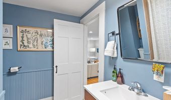 18 River St 18, Andover, MA 01810