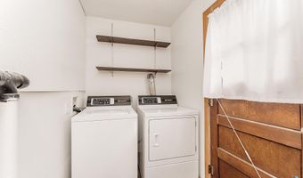 312 S 1st Ave, Brandon, SD 57005