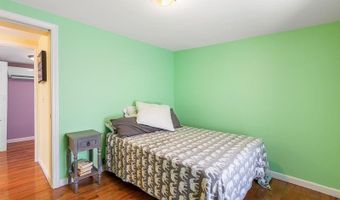 6 MacAlder St, Narragansett, RI 02882