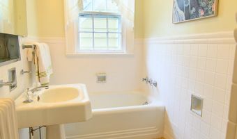 23347 BACK St, Accomac, VA 23301