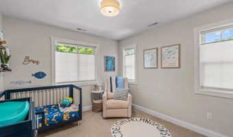 820 Barton Dr, Ann Arbor, MI 48105