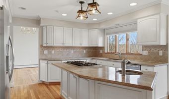 46 Timberland Dr, Lincoln, RI 02865