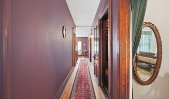 108 W Main St, Amherst, OH 44001