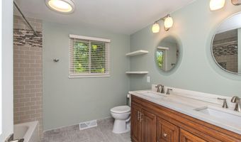 5120 Hensley Dr, Ann Arbor, MI 48103