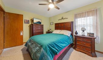 302 W Douglas St, Arlington, MN 55307