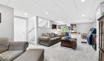 84 Country Hill Ln, North Kingstown, RI 02852