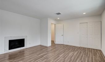 571 Greenbriar Townhouse Way, Las Vegas, NV 89121