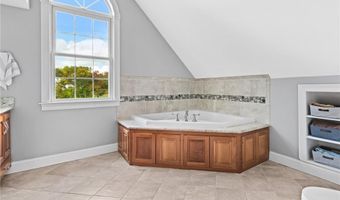 51 Reservoir Rd, Cumberland, RI 02864