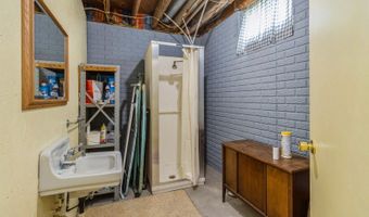 305 6th St, Adair, IA 50002
